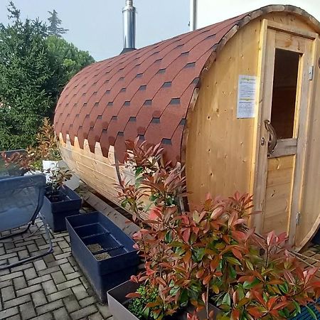 Casa Appartamento Vacanze La Fermata Delle Rondini Castello di Annone Eksteriør bilde