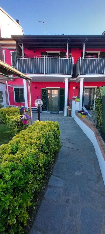 Casa Appartamento Vacanze La Fermata Delle Rondini Castello di Annone Eksteriør bilde