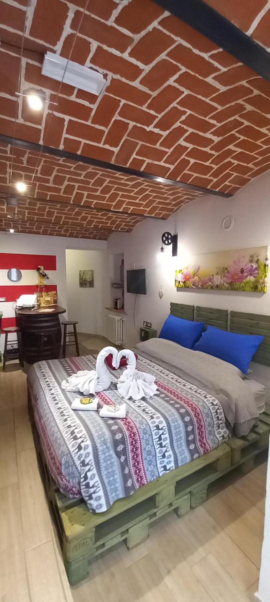 Casa Appartamento Vacanze La Fermata Delle Rondini Castello di Annone Eksteriør bilde