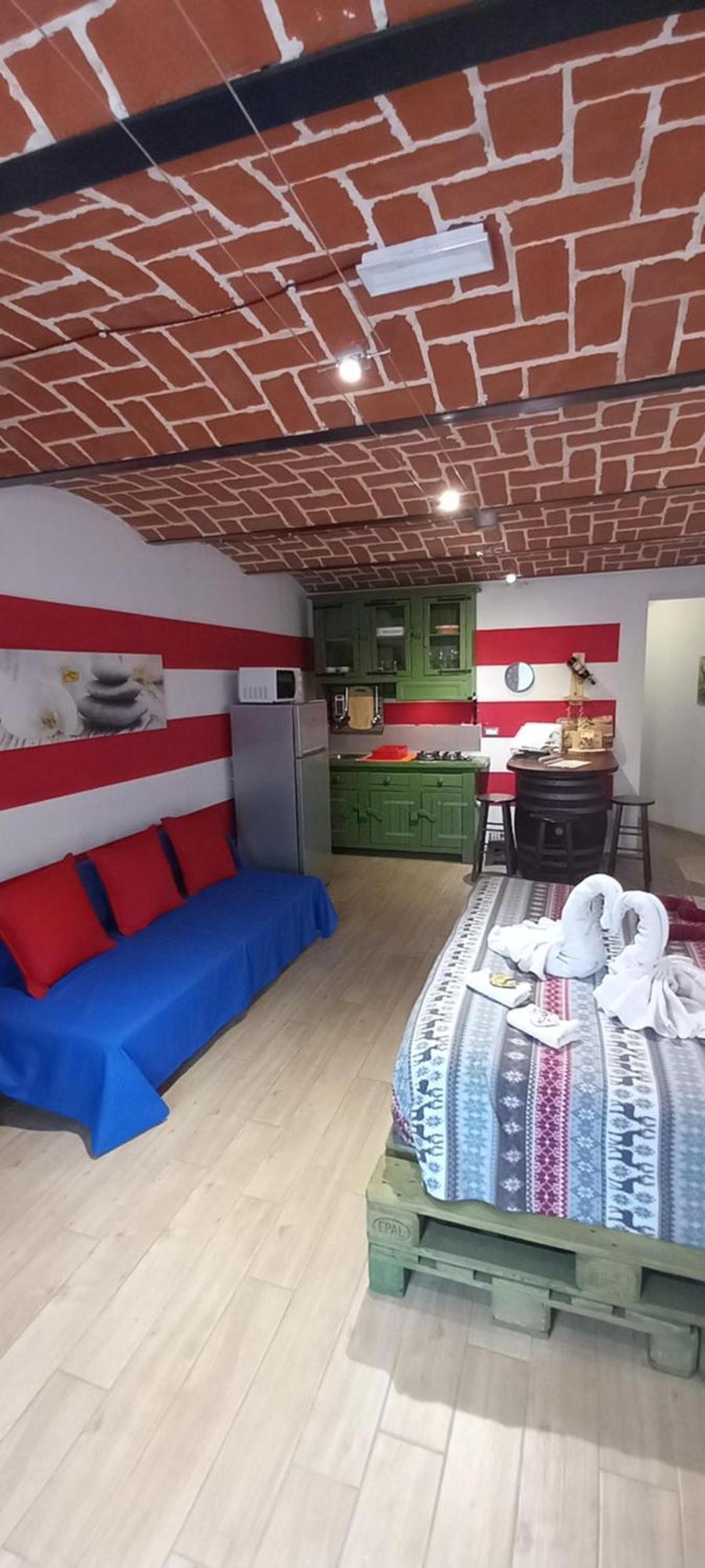 Casa Appartamento Vacanze La Fermata Delle Rondini Castello di Annone Eksteriør bilde
