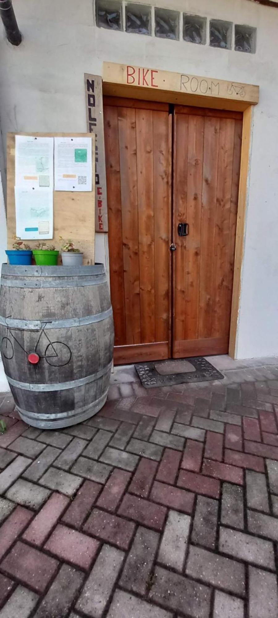 Casa Appartamento Vacanze La Fermata Delle Rondini Castello di Annone Eksteriør bilde